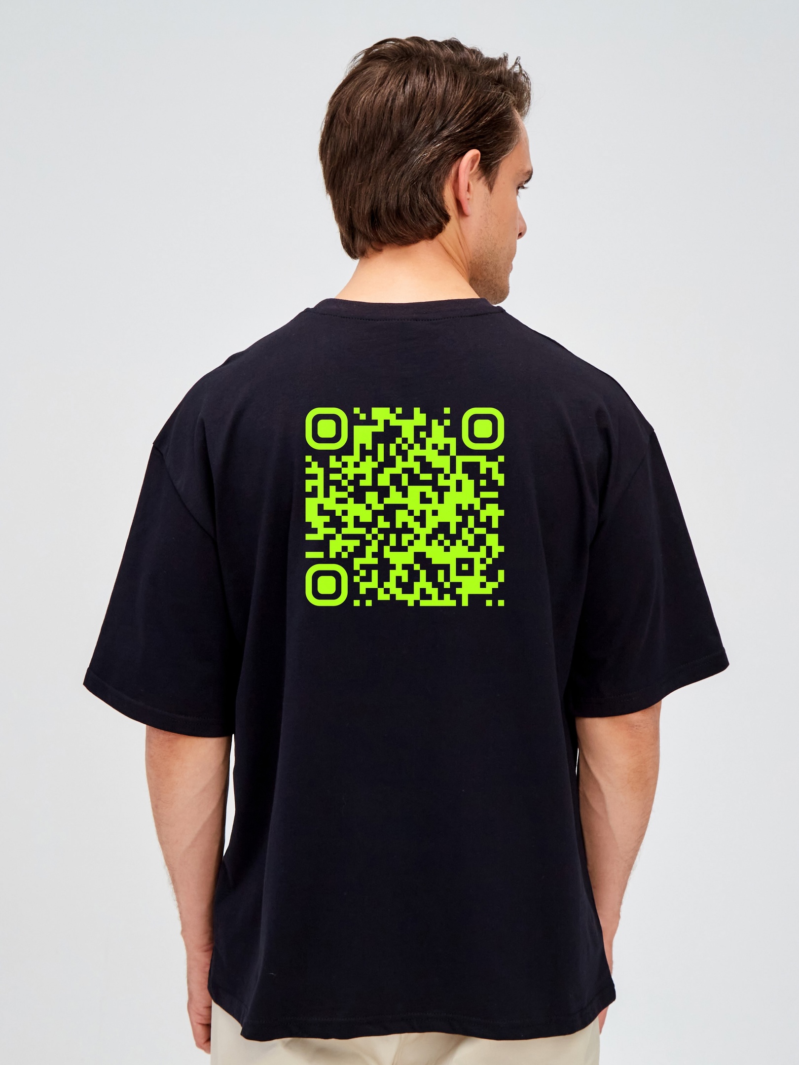 Изображение футболки с qr-кодом