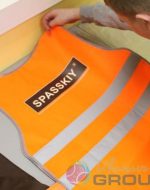 нанесение логотипов на жилет сигнальный