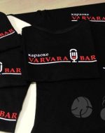 печать на футболке с лого