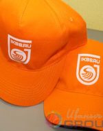 Нанесение эмблем на бейсболки