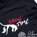 Печать лого «Show Time» на толстовках