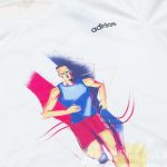 Нанесение изображения в виде бегущего человека на футболки