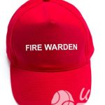 Нанесение надписи «FIRE WARDEN» на бейсболки