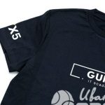 Печать надписи «GURU IT Academy» на футболках