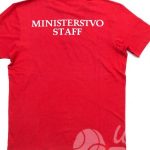 Печать надписи «MINISTERSTVO STAFF» на футболках-поло