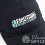 Нанесение логотипа «event-агентство 8 emotions» на бейсболки