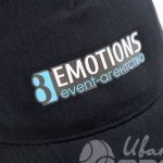 Нанесение логотипа «event-агентство 8 emotions» на бейсболки