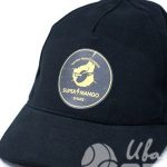 Нанесение логотипа «SUPER MANGO» на бейсболки