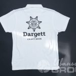 Печать логотипа «DARGETT» на футболках-поло