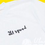 Печать текста «2U SQUAd» на футболке