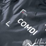 Черная ветровка с надписью COMDI