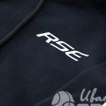 Нанесение принтов и логотипов на черные толстовки