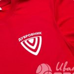 Нанесение логотипа «ДУБРОВНИК» на футболки