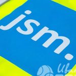 Желтые сигнальные жилеты с надписью «jsm»