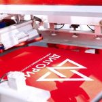 Шелкография на свитшотах и худи: массовое производство принтов